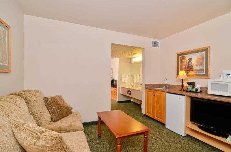 Best Western Yellowstone Crossing Laurel Phòng bức ảnh
