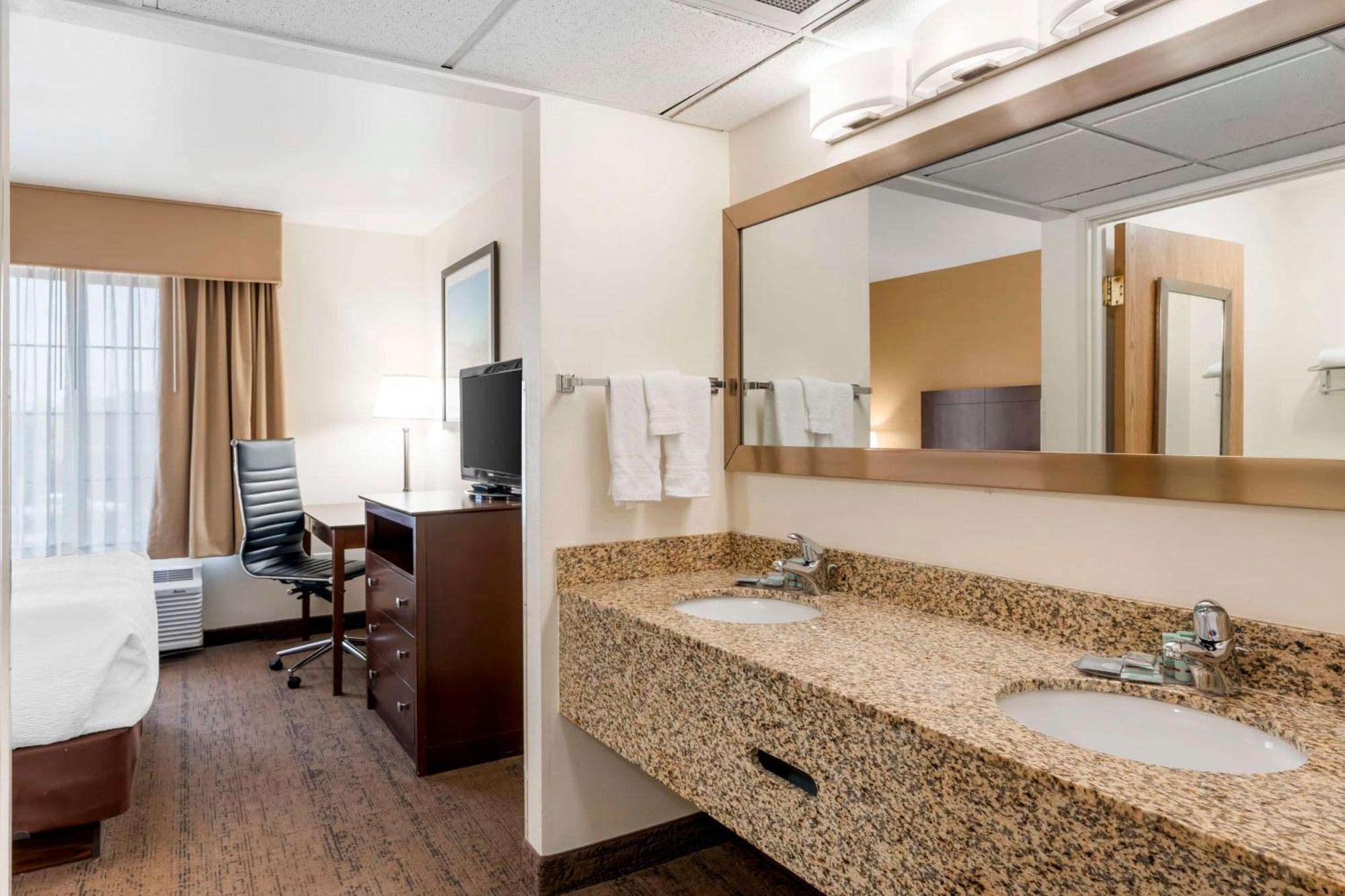 Best Western Yellowstone Crossing Laurel Ngoại thất bức ảnh